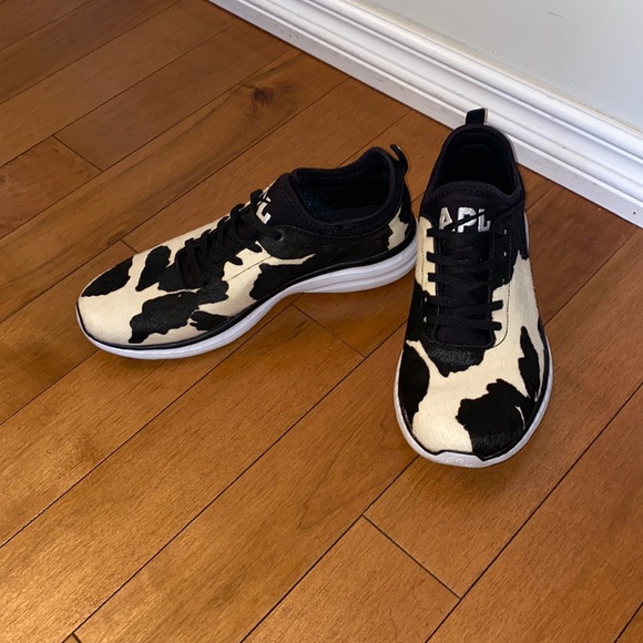 APL Iconic Phantom Black / White / Cow Running Shoes - Picture 1 of 10